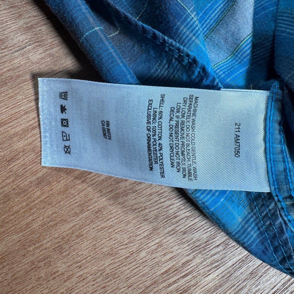 Columbia Plaid Button Down Mens Small Blue Grey Hiking Ventilated AM7050 Shirt - Picture 6 of 8